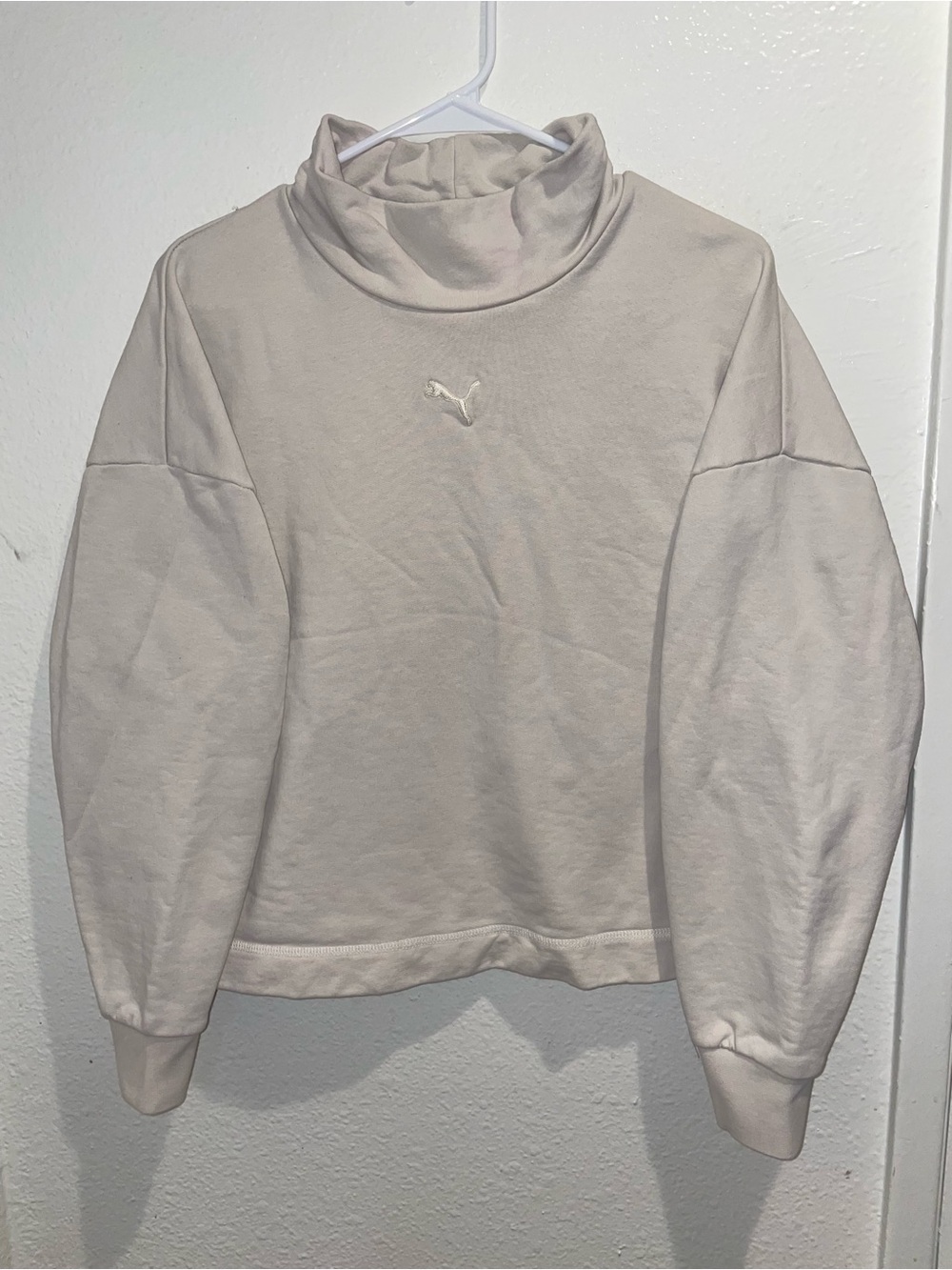 ✨ PUMA Classics Cream Oversized Mock Neck Sweatshirt L